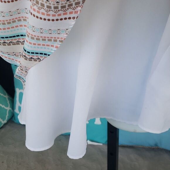 Bisou Bisou cold shoulder top size L - Picture 4 of 12